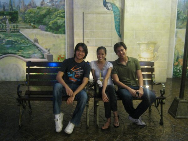 Angelo, Mica and McBilly waiting for...