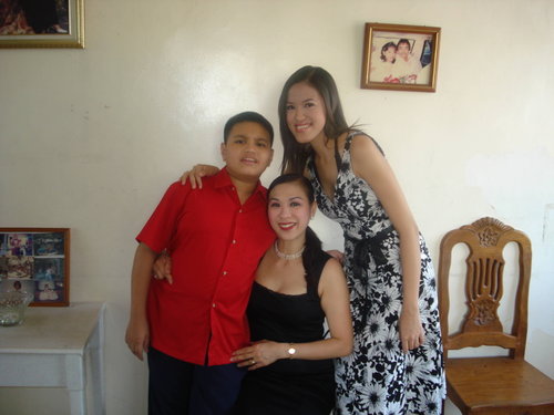 With Carlo and Mama before my graduation last November 2007