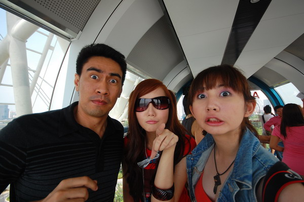 Ramon Bautista with Alodia and Ashley G. taken from Ramon B's Twitter