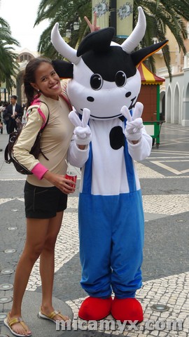 Mica and the Cow in Macau :P