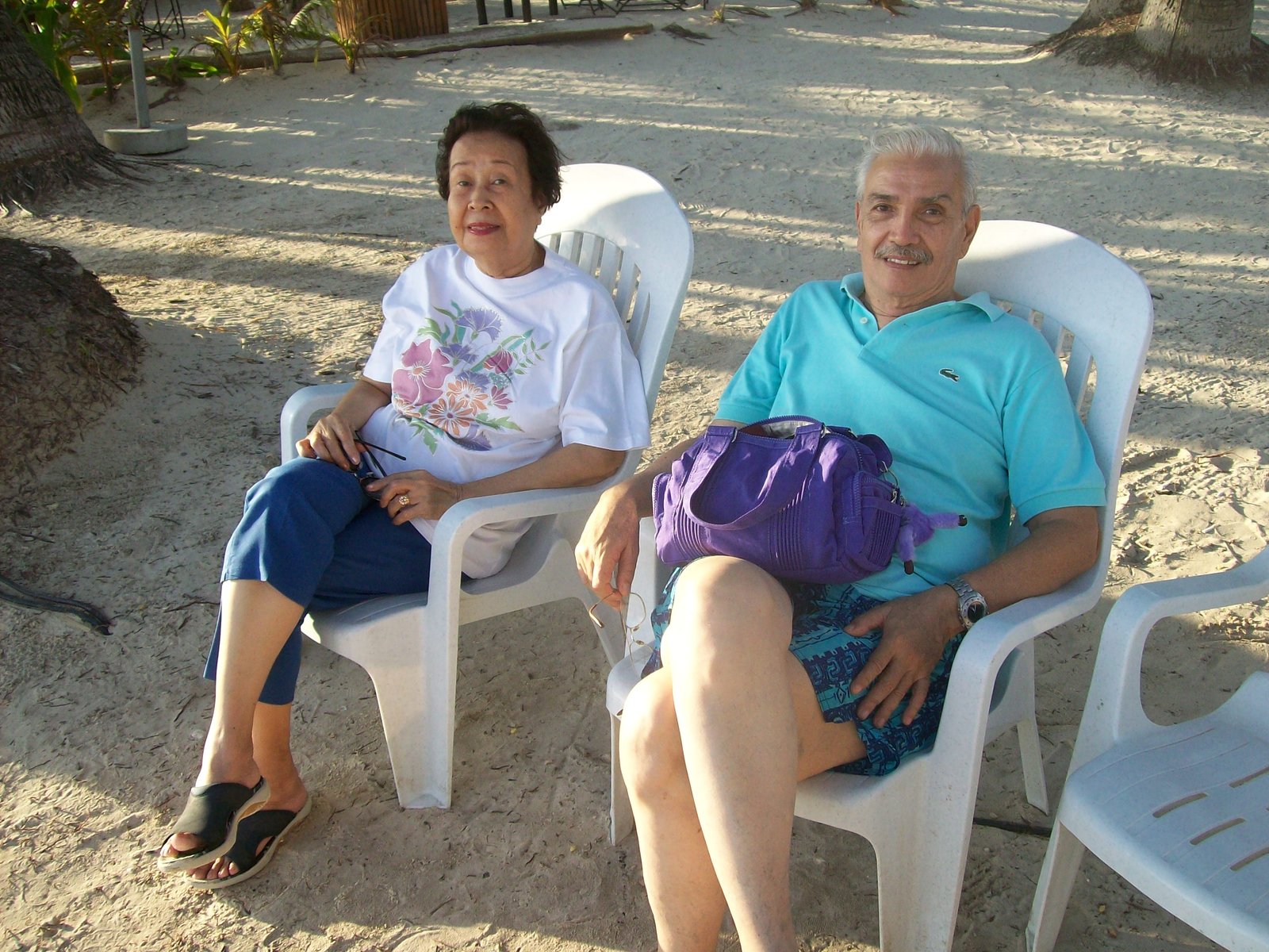 Paquita and Peping in Boracay for the first time