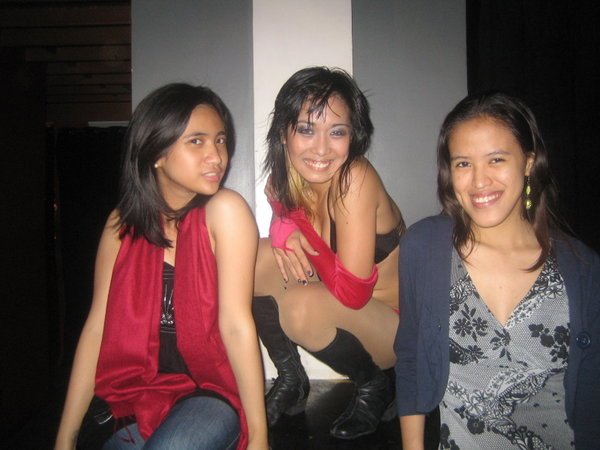 Cai and Mica with the tired dancer :D Cai and Mica with the tired dancer :D