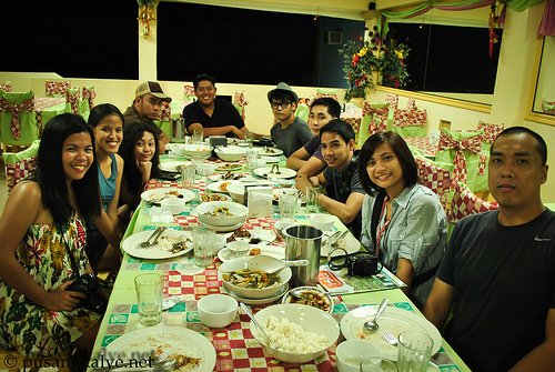 Bloggers at Island Tropic with Sir Rey