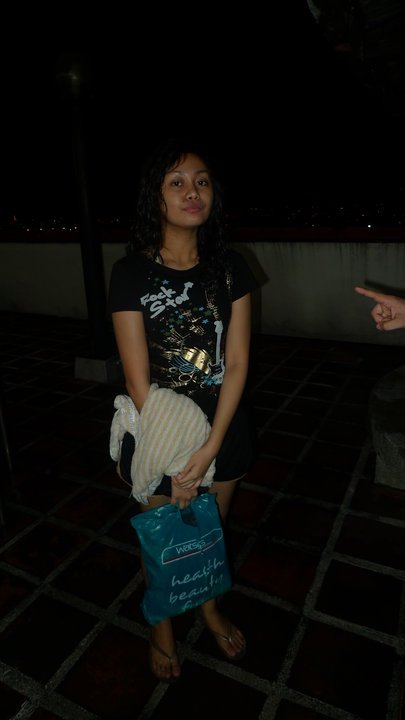 Ada needs a break from work! Um-otso-otso sa tubig :P Ada needs a break from work! Um-otso-otso sa tubig :P