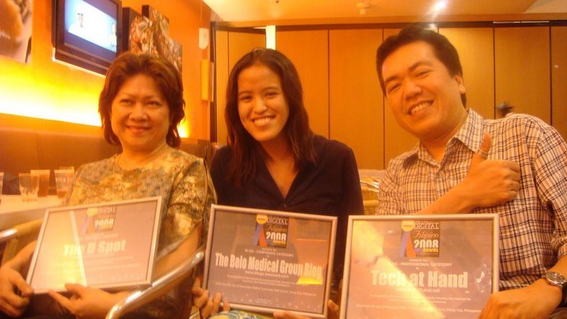 Blogger Winners: Personal (Dine Racoma), Corporate (BMG) and Professional (TechatHand represented by Fitz)