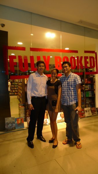 Chit-chats and more snapshots at Ayala Cebu Chit-chats and more snapshots at Ayala Cebu