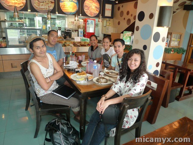 All smiles at Plato Wraps Restaurant in Calasiao, Pangasinan