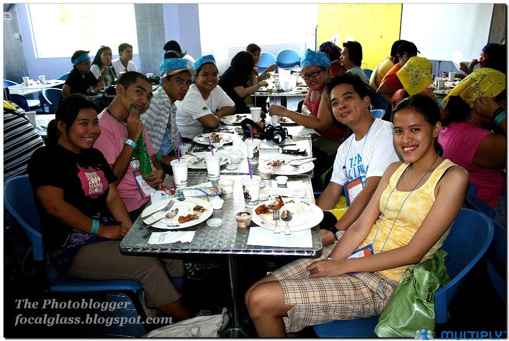 Lunch Taym! -  Faith, Alan, Aj, Gail, Nina, Fritz and Moi