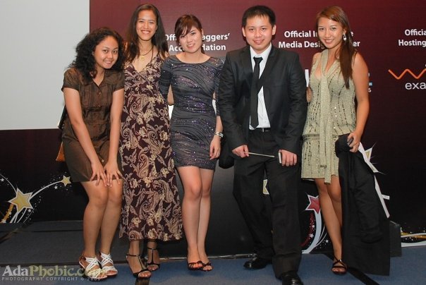 Jehz Bond and the Girls at Nuffnang Blog Awards