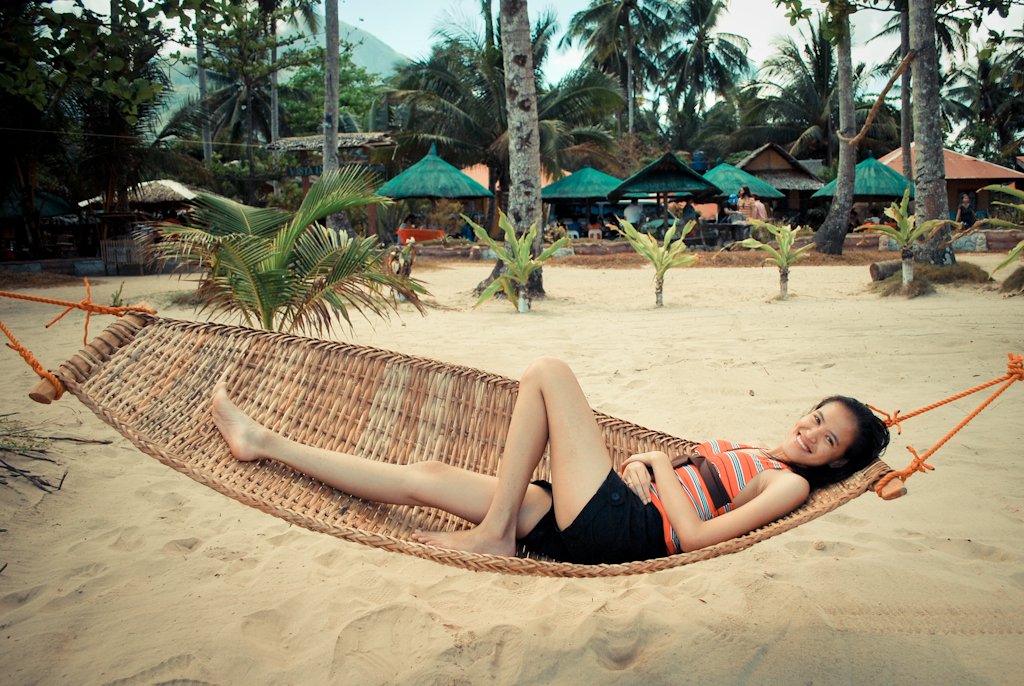 Golden Island Senyorita Life in a Duyan