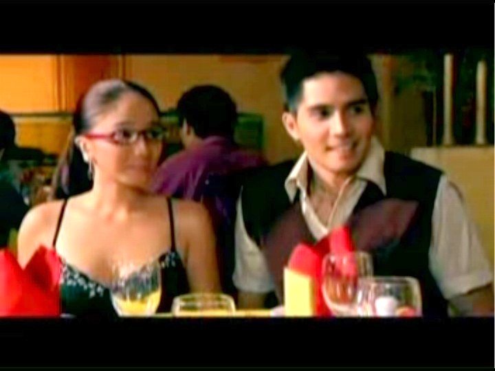 Teh, sigurado kang straight yang katabi mo? Teh, sigurado kang straight yang katabi mo?