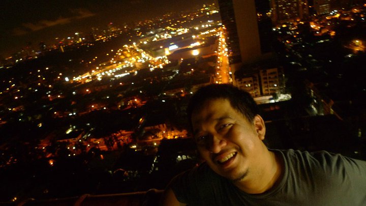 Don Trivino lovin' the view. Bonggaba?! Don Trivino lovin' the view. Bonggaba?!
