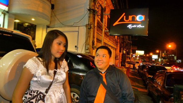 Two party peeps outside Luna Bar & Resto Two party peeps outside Luna Bar & Resto