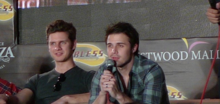 American Idol Season 8's Kris Allen answering album-related questions