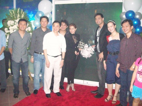 Cristine Reyes with the owners of The Lounge Cristine Reyes graced the Ribbon Cutting Ceremony of The Lounge