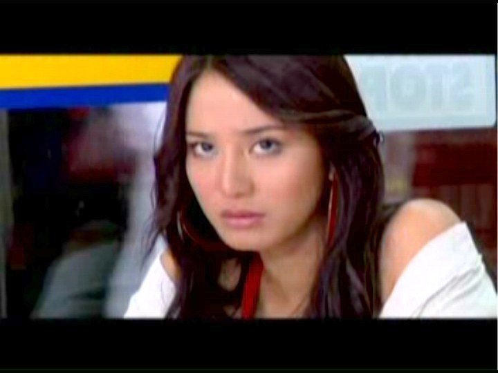 Bakit kasi ako nainlove sa kanya? Ang tanga-tanga ko! Bakit kasi ako nainlove sa kanya? Ang tanga-tanga ko!