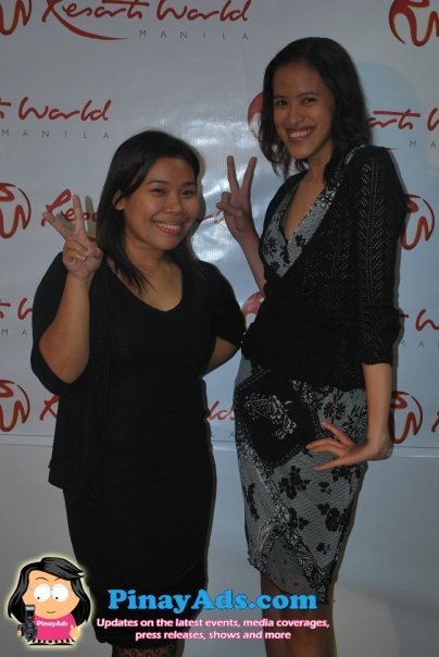 Faith and Mica: Parazzi Girls turned Casino Girls :D