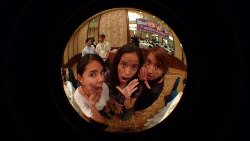 Let's do the Nuffnang pose!
